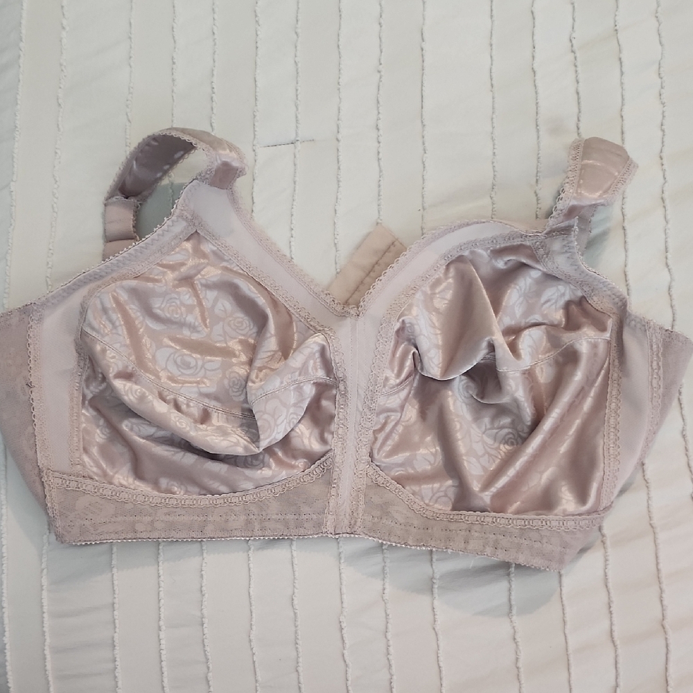 Playtex Cream Tan Full Coverage Bra with Molded Cups